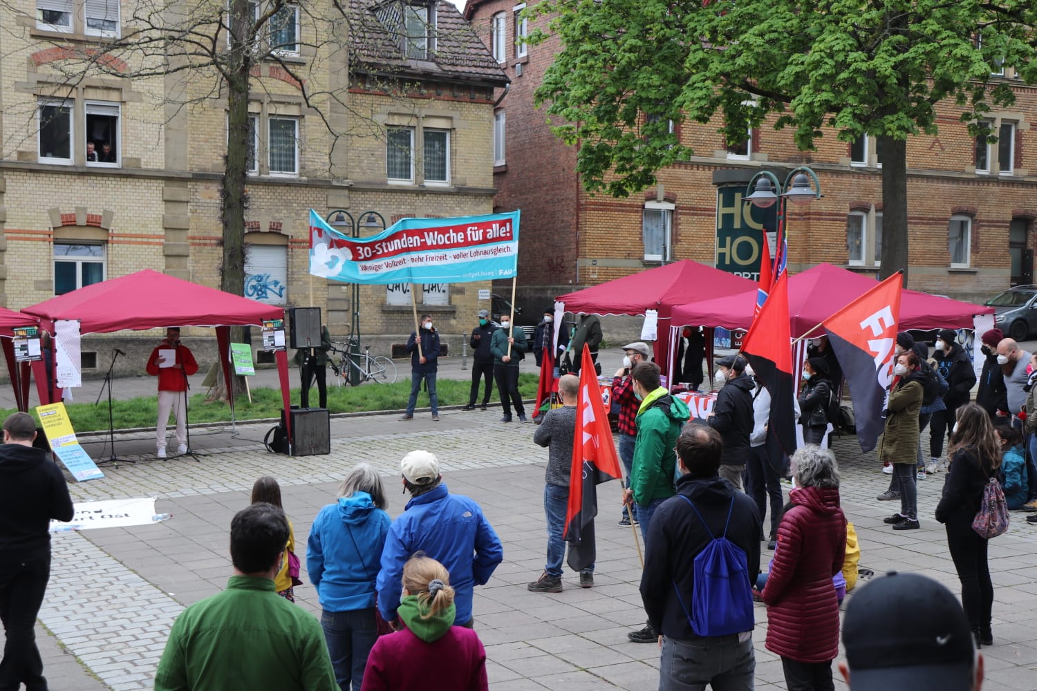 Solidarisch gegen Patriarchat, Kapital und Faschismus – Bericht zur Kundgebung am 1. Mai in Stuttgart-Ost