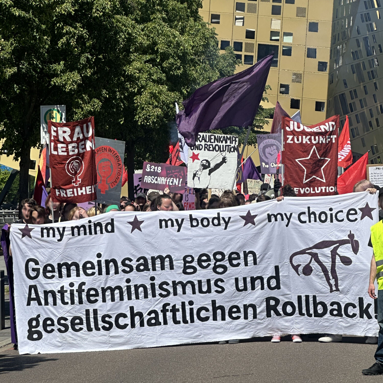 Bericht: Keinen Schritt zurück – Demonstration gegen den „Lebensschützer-Kongress“