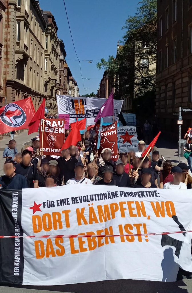 Bericht zum 1. Mai 2025: 1700 Menschen bei Revolutionärer 1. Mai Demo, größtes Straßenfest am Stadtteilzentrum Gasparitsch, 120 Personen bei Kundgebung im Stadtteil