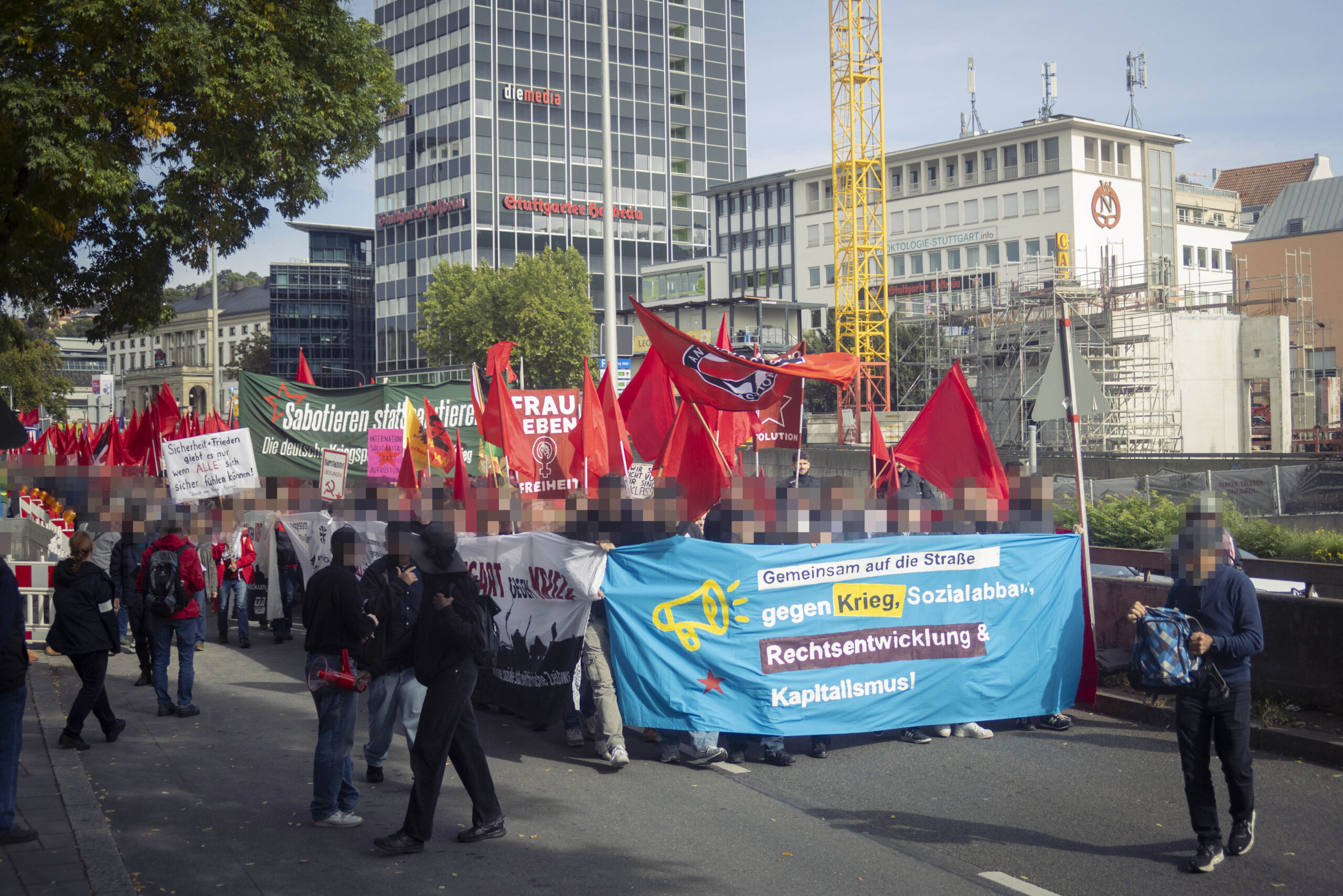 Bericht zur Antikriegsdemo am 03. Oktober in Stuttgart und dem antikapitalistischen Block